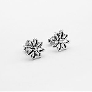 Sterling Silver Daisy Stud Earrings, Flower Earring, Daisies, Floral Earrings